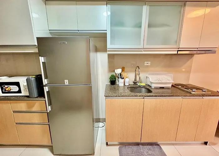 1br At One Uptown Bgc Across Uptown Mall * Manila