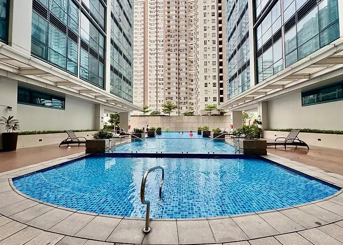 Apartment 1br At One Uptown Bgc Across Uptown Mall Manila