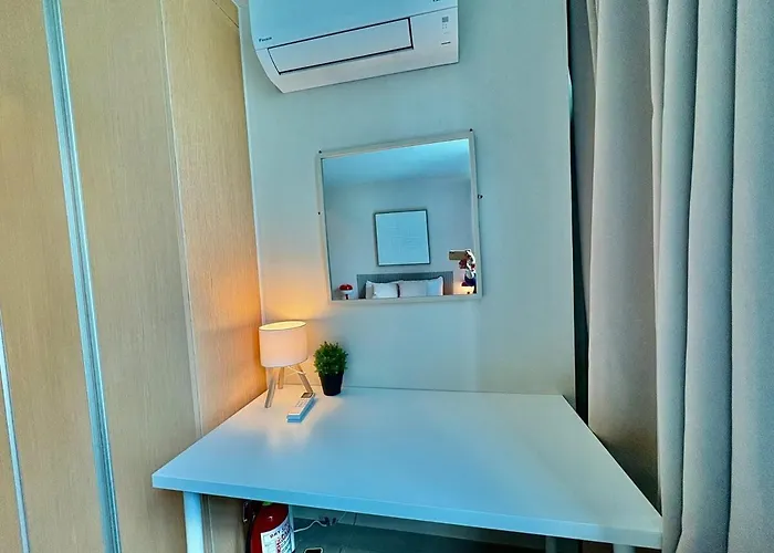 Apartment 1br At One Uptown Bgc Across Uptown Mall *