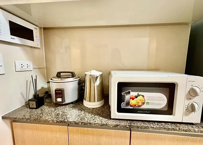 Apartment 1br At One Uptown Bgc Across Uptown Mall